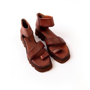 Free People Maddox Lug Sole Sandals - size 8 (38), hardly worn at all